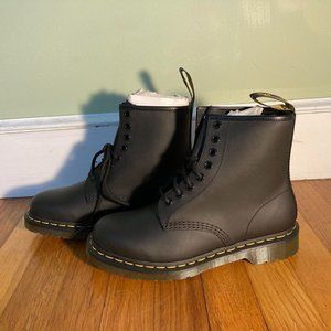 BRAND NEW 2022 Greasy 1460 8-eye Doc Martens